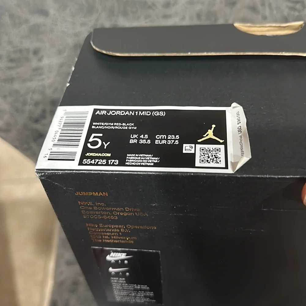 Air Jordan 1 Mid Chicago Red GS Size 5 - Picture 6 of 10